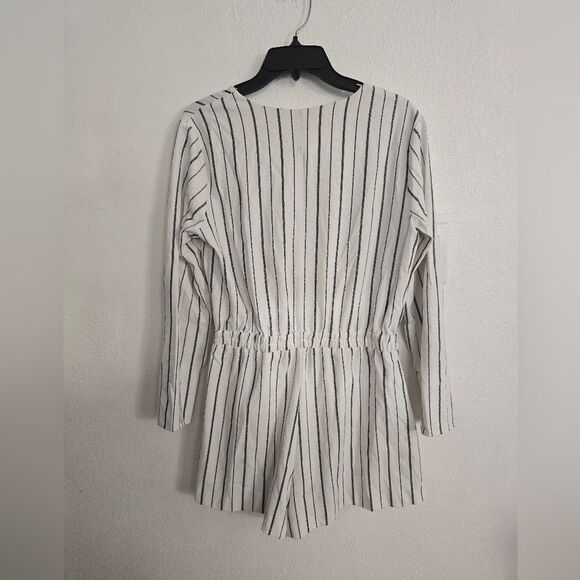 NWT H&M Cut Out Striped Romper In White And Black Size 12 - Picture 9 of 12